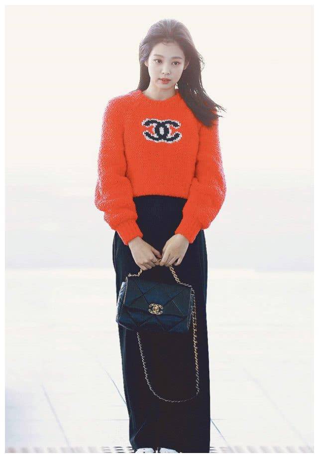 原创jennie穿20厘米炫腹装秀舞姿当看她扭胯时心脏暴击