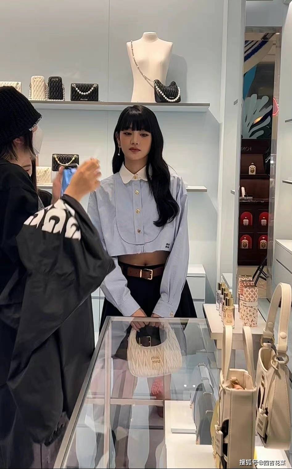 韩国女艺人穿miumiu:腰不可以露太多,妈妈会骂_时尚_女明星_超短裙
