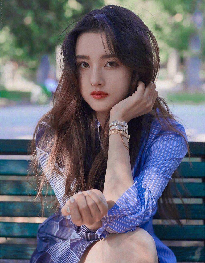 真漂亮,不管短裤吊带还是t恤充满女人味_祖儿_时尚_夏天