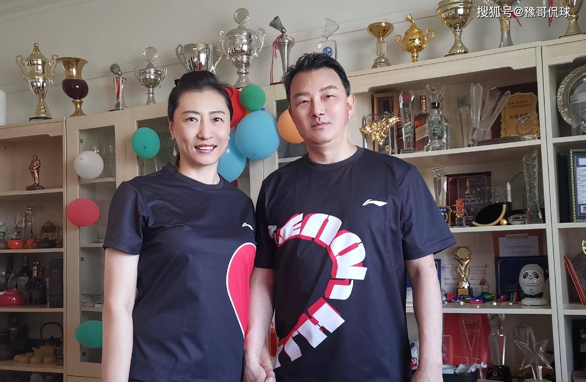 打俩羽毛球宝刀不老,嫁大11岁德国老公很幸福_张宁_国羽_李永波