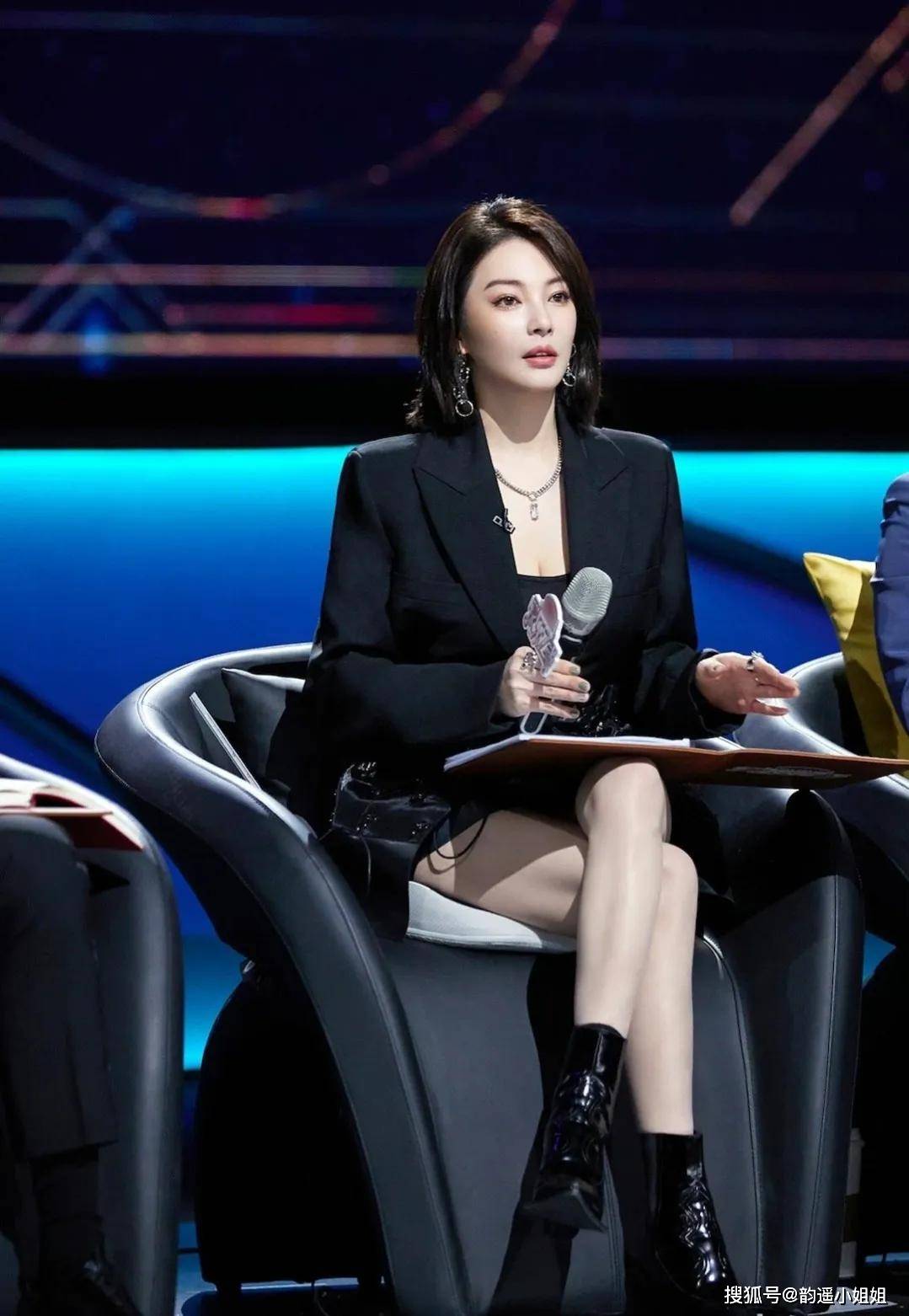 霸气美人鱼张雨绮,有颜值又有身材_明星_女王_头条