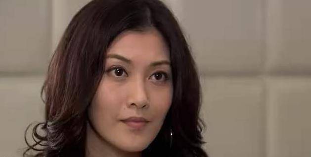 "艾莉"李彩桦近况罕曝光!晒冲浪视频秀美腿,却被疑变脸认不出?_生活_