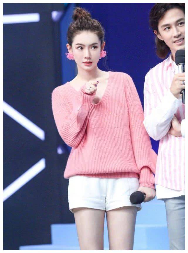 我怀疑戚薇偷戴lucky的耳饰,超软萌,李承铉一直盯着她看