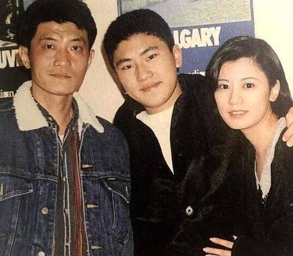 论保养只服这6位女星,与亲生女儿同框似姐妹