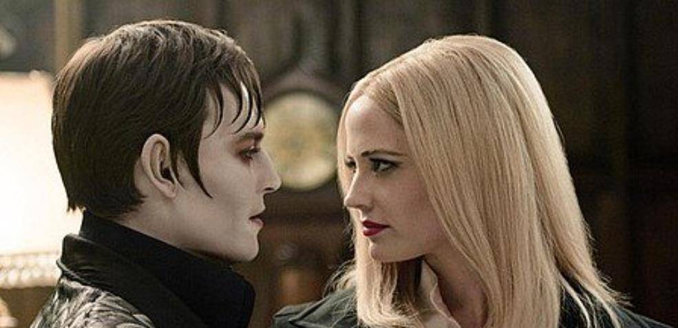 好莱坞有许多以吸血鬼为主题的电影,但一定没有像《黑暗阴影》一样