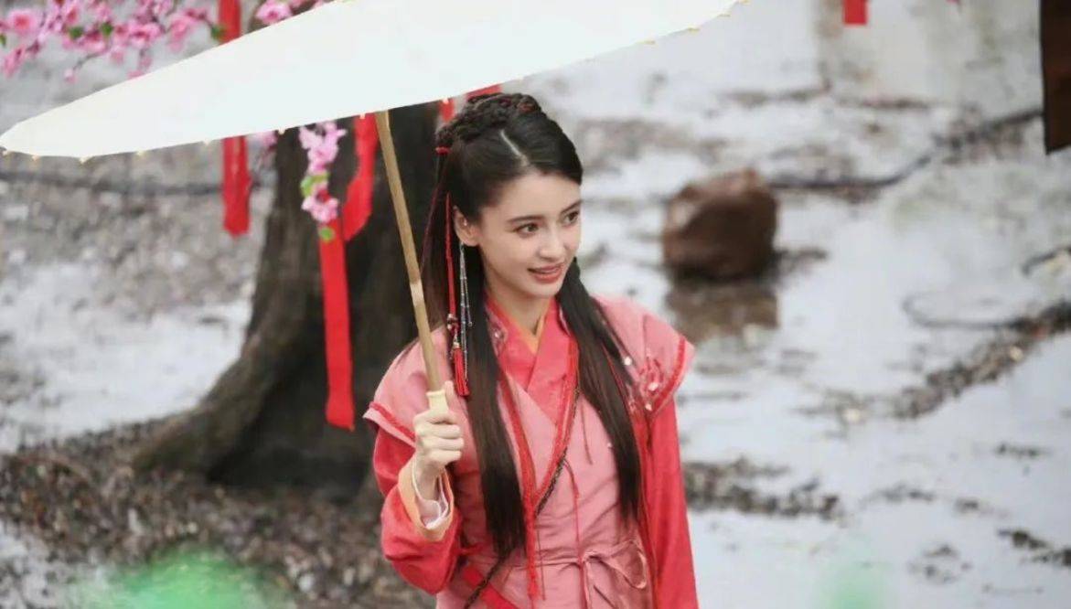 萌探 路透女星齐翻车 张雨绮浮肿 Baby水桶腰 欧阳娜娜壮实 女明星 赵灵儿 Cos