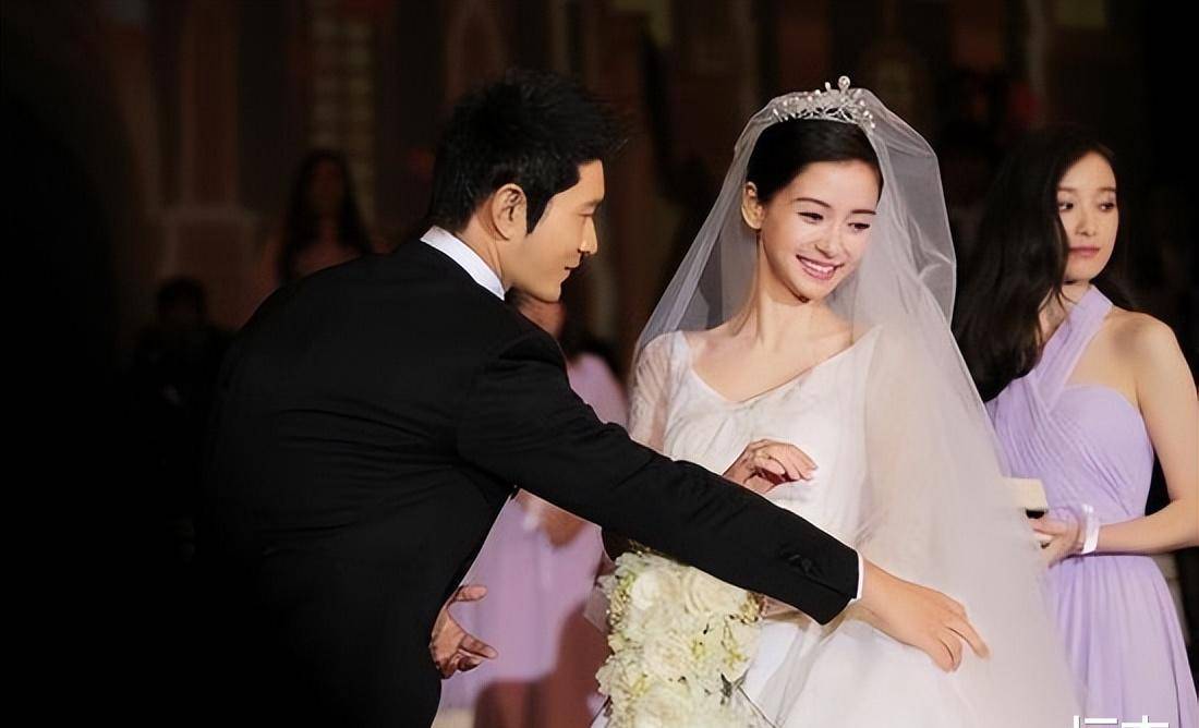 原创资本弃子杨颖一场婚礼花了2个亿离婚后却跪地录综艺