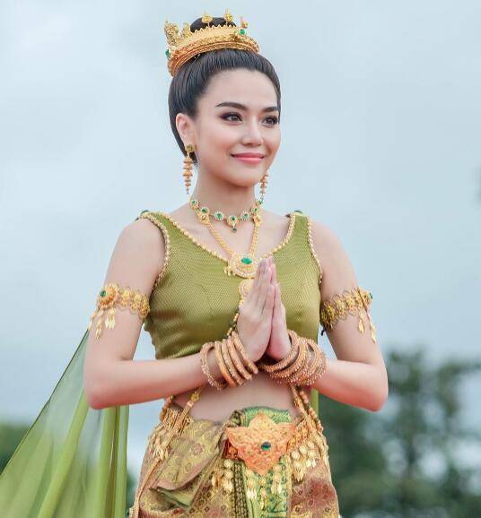 泰媒评"穿泰服最美10位泰星",mai第一,noon古典美人_泰装_taew_mai