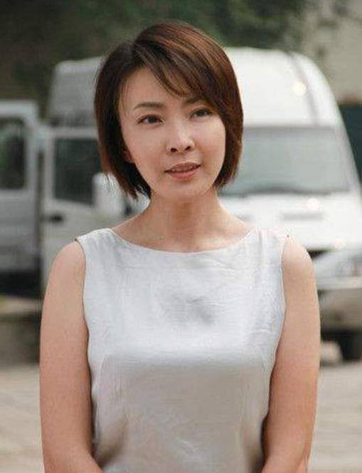 原创44岁刘威葳罕曝光素颜状态似少女被曝曾恋孙红雷张嘉译