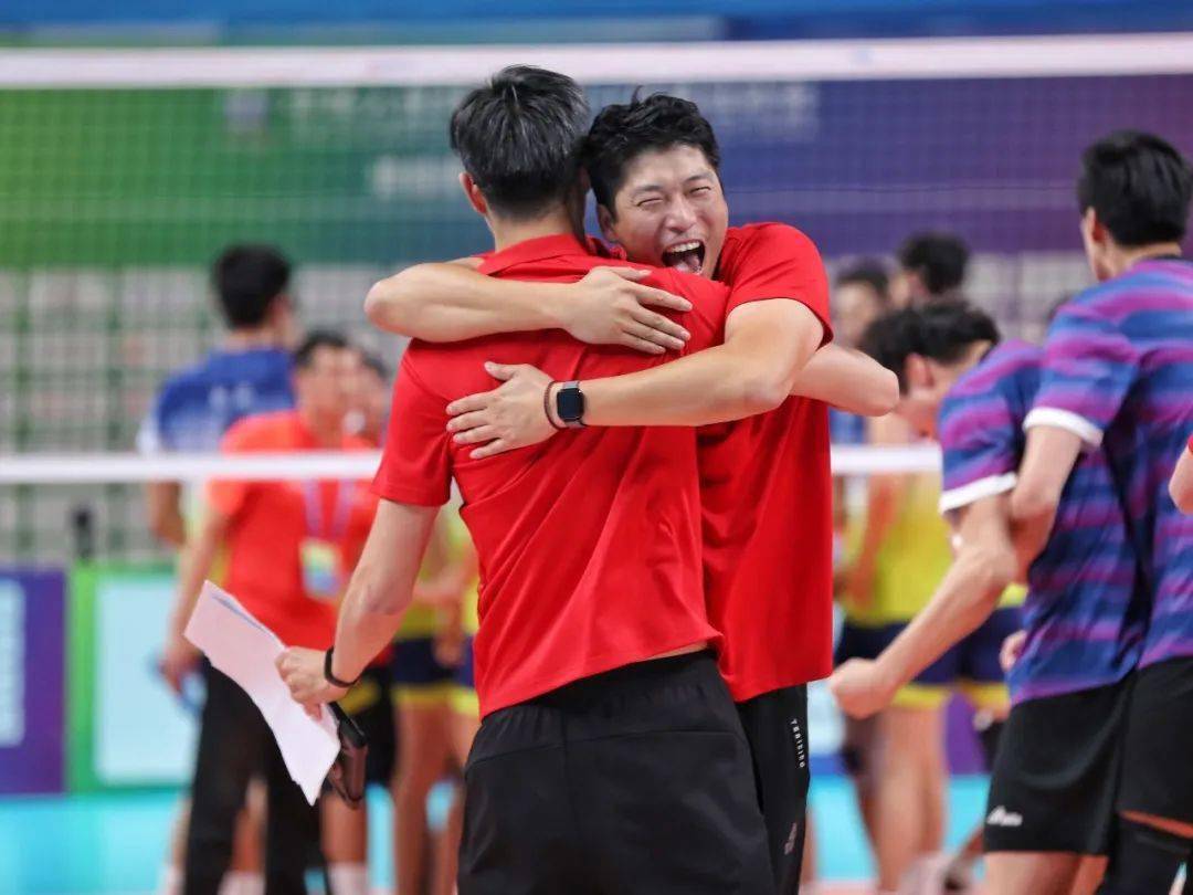 上海队第17冠有如探囊取物_上海男排_维托里来_兰扎