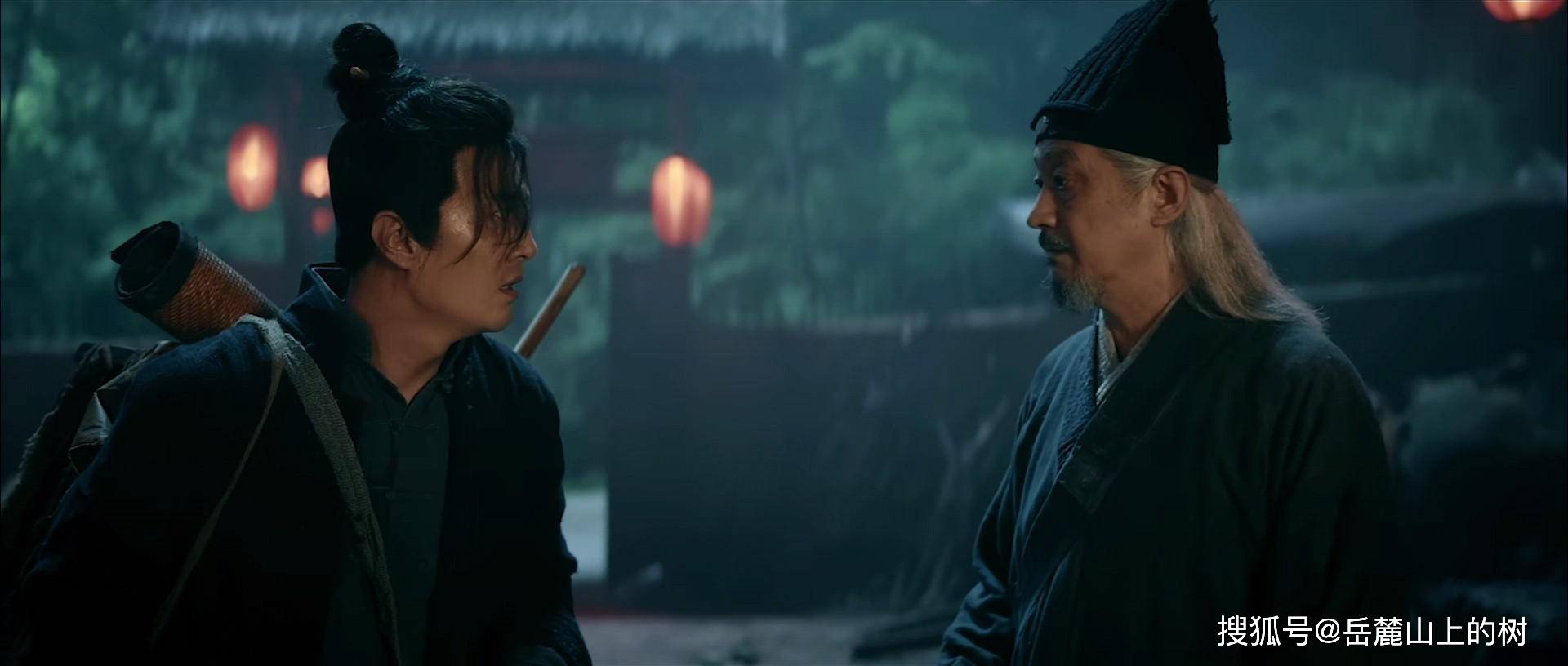 雷雨交加的夜晚,与戏班子一同避雨的竟还有杀人如麻的山匪,身份不明的