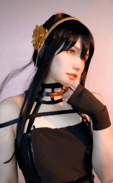 真母女cos假母女,妈妈性感撩人,女儿清纯可爱_约尔_阿尼亚_太太