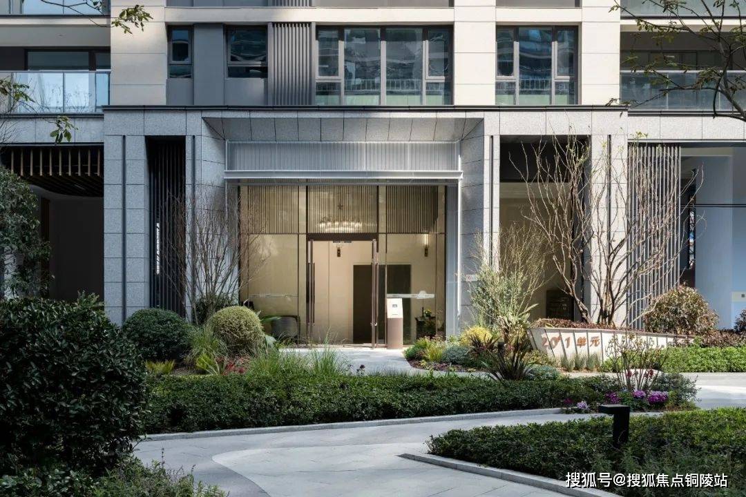 官网成都中铁建西派金沙售楼处电话丨西派金沙售楼中心24小时电话