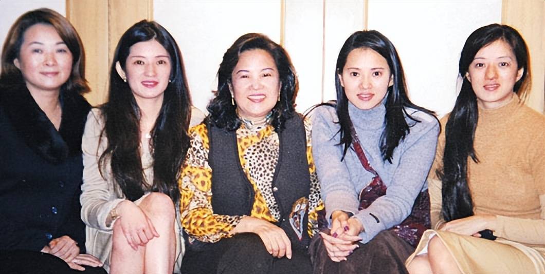 伊能静成名后给姐姐买房供外甥女出国读书,因父亲重男轻女有阴影_哈利