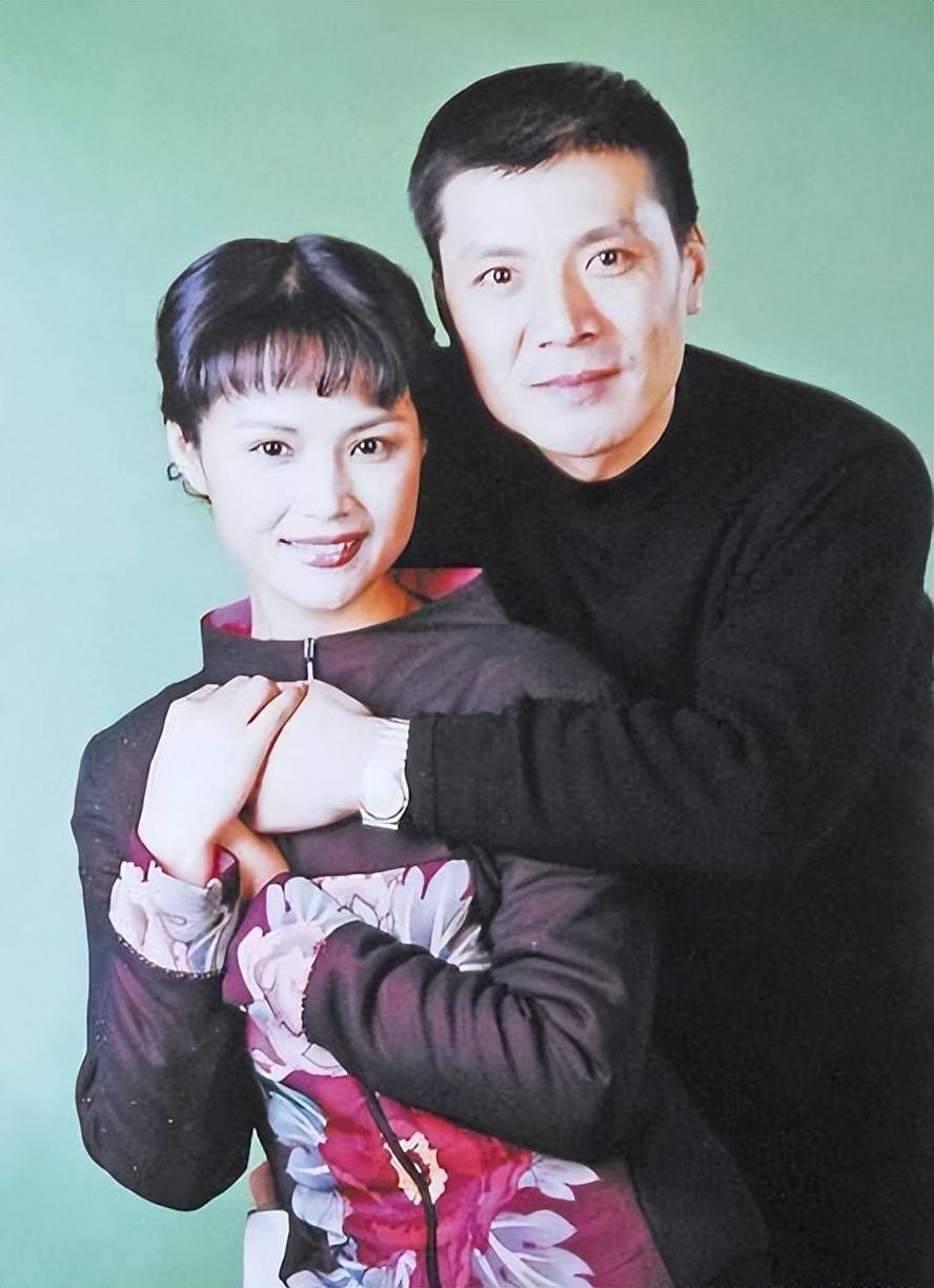 但茹萍的女儿奚望,聪明伶俐却让茹萍和刘之冰都头疼不已.