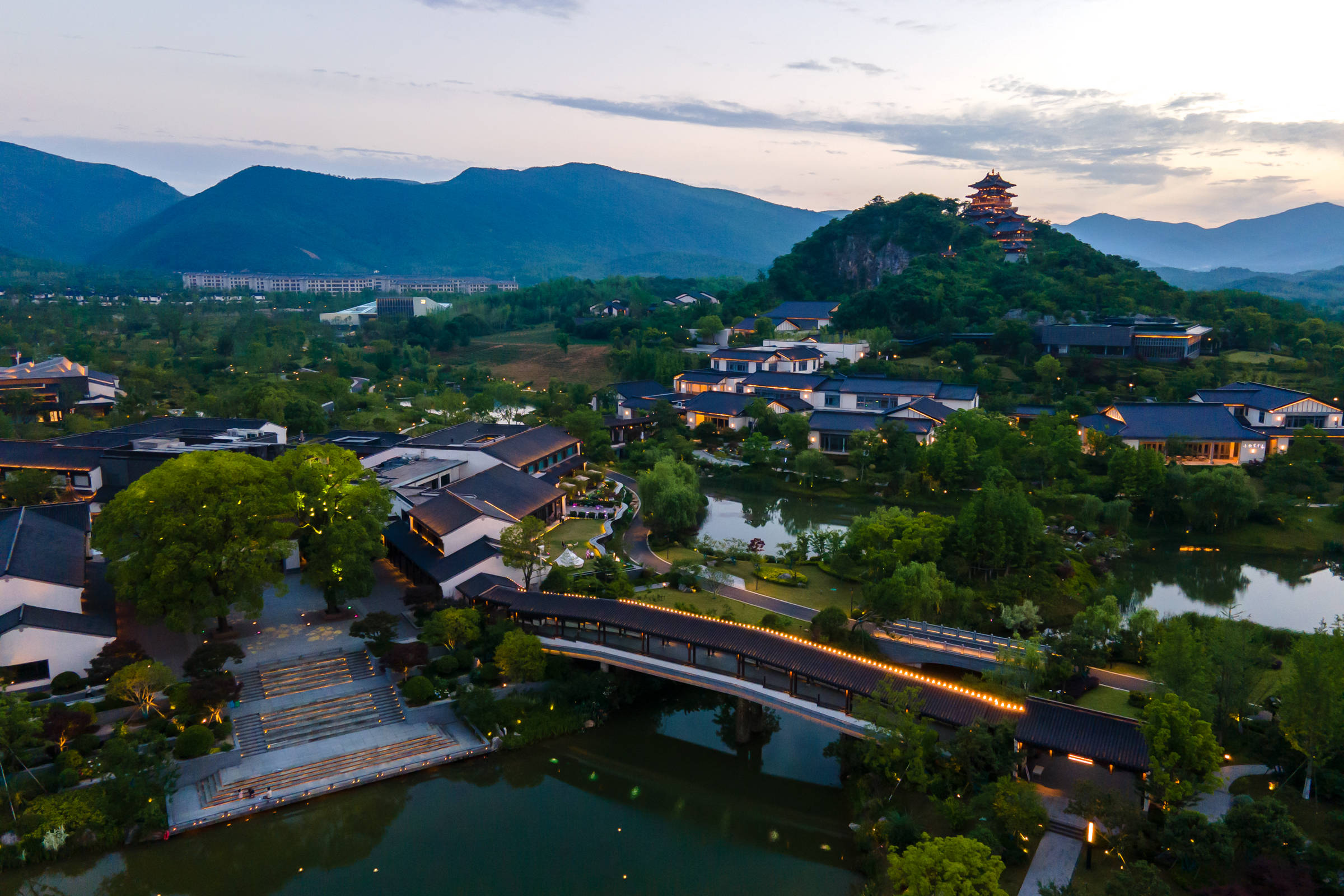 宜兴新晋网红打卡地,藏在山野间的江南小镇,景色美若世外桃源_苏东坡
