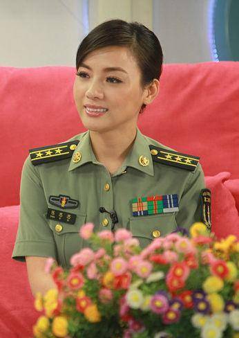 陈思思:最美民歌歌唱家,曾因一句话引起争议,45岁无人敢娶_母亲_小