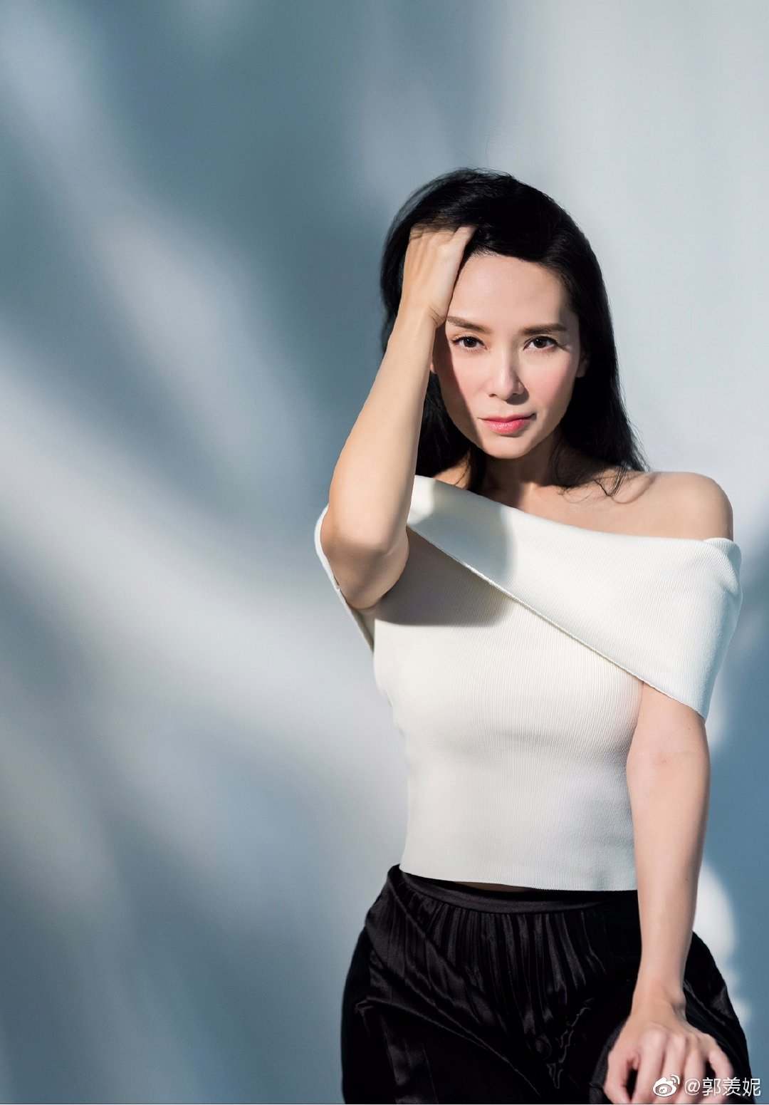 tvb前花旦复出之作演百岁老人,带10岁女儿拍剧,否认对方将出道_郭羡妮