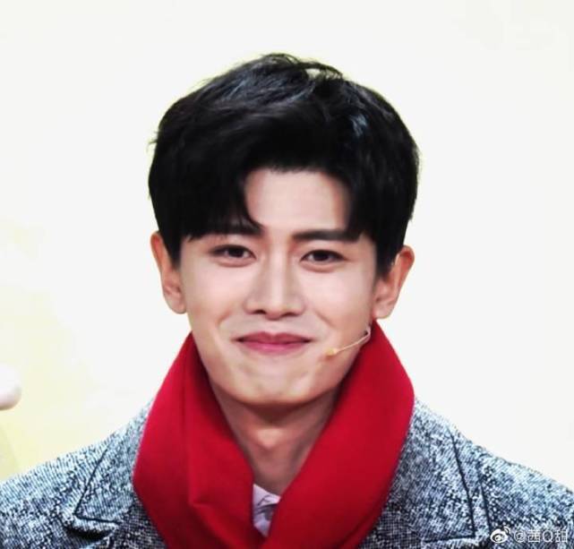 任嘉伦小品,明明是土味情话,可从任嘉伦嘴里说出来一点也不油腻_万茜