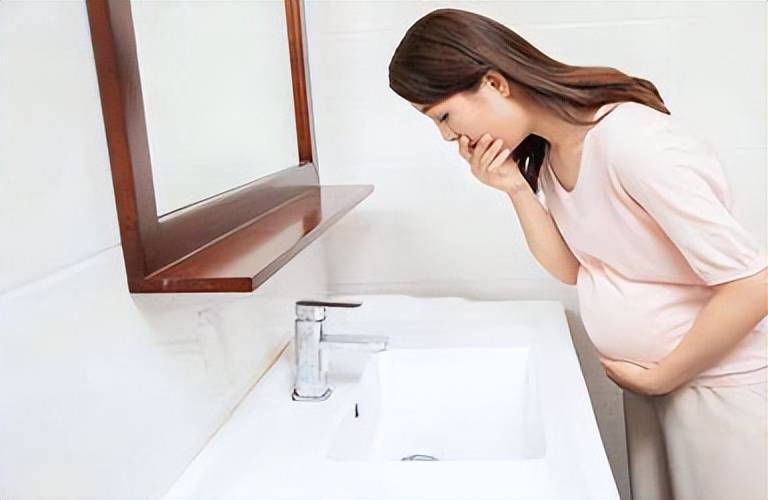 怀孕后除了孕吐,还有两个症状令孕妇同样难熬,一个比一个尴尬