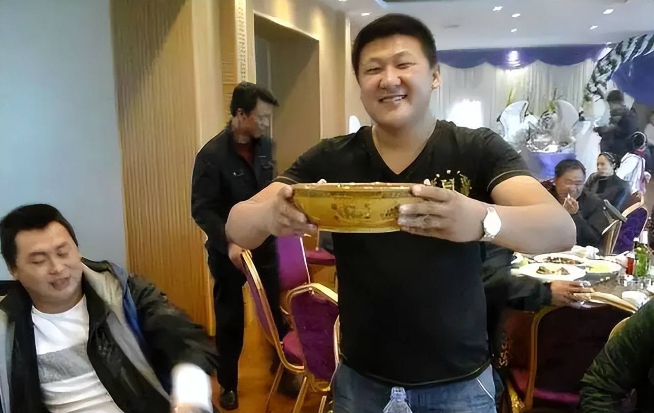 跟山东人喝酒,就是一个字"爽",山东人喝酒的豪爽是在全国很出名的,要