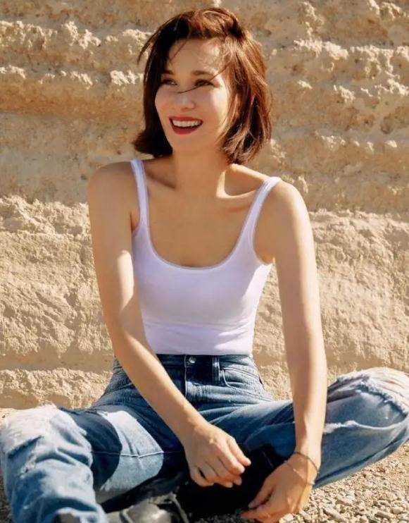 卢靖姗晒庆生照,坐在韩庚腿上太甜蜜,孕期也坚持吃素_罗伊·霍兰_生活