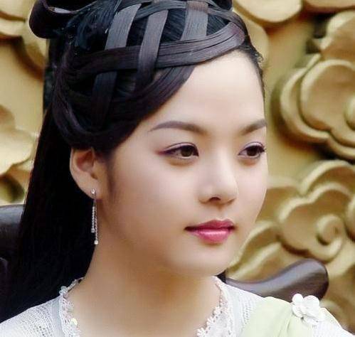 潘语嫣,潘仁美的女儿,杨四郎的妻子,也是妥妥的美女!