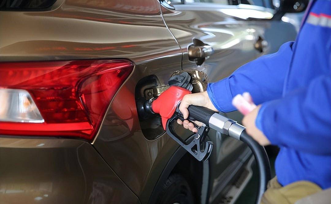 油价调整消息：今天6月11日，各地加油站调整后92、95汽油价格