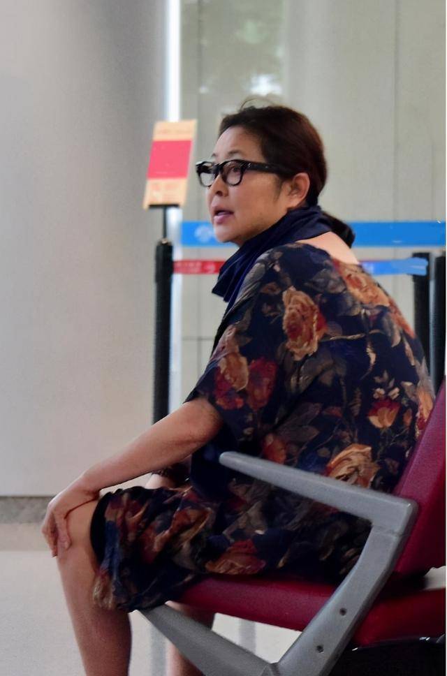 倪萍近况曝光数次被男人伤害儿子患重疾如何做到从容面对的