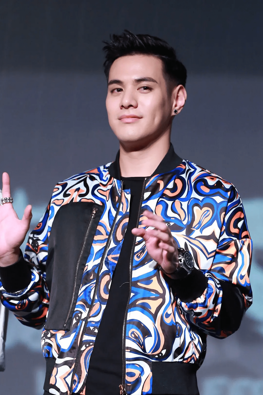 以上都是各有选择,也有让人一直意难平的,《小时代》的顾准和neil