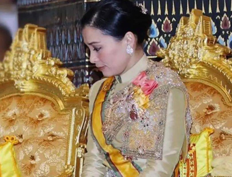 泰国国王7世的贵妃图片