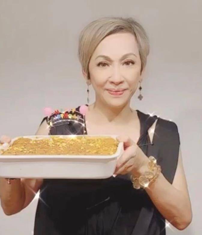 周润发与爱妻陈荟莲结婚23年,两人神仙眷侣般的感情一直被人所赞颂.