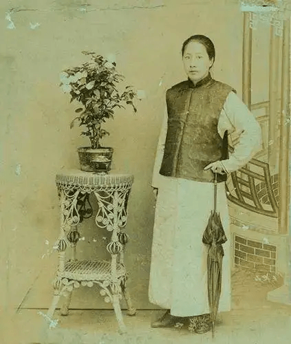 旗袍的来历是什么,最美民国"旗袍风"_服装_旗人_妇女