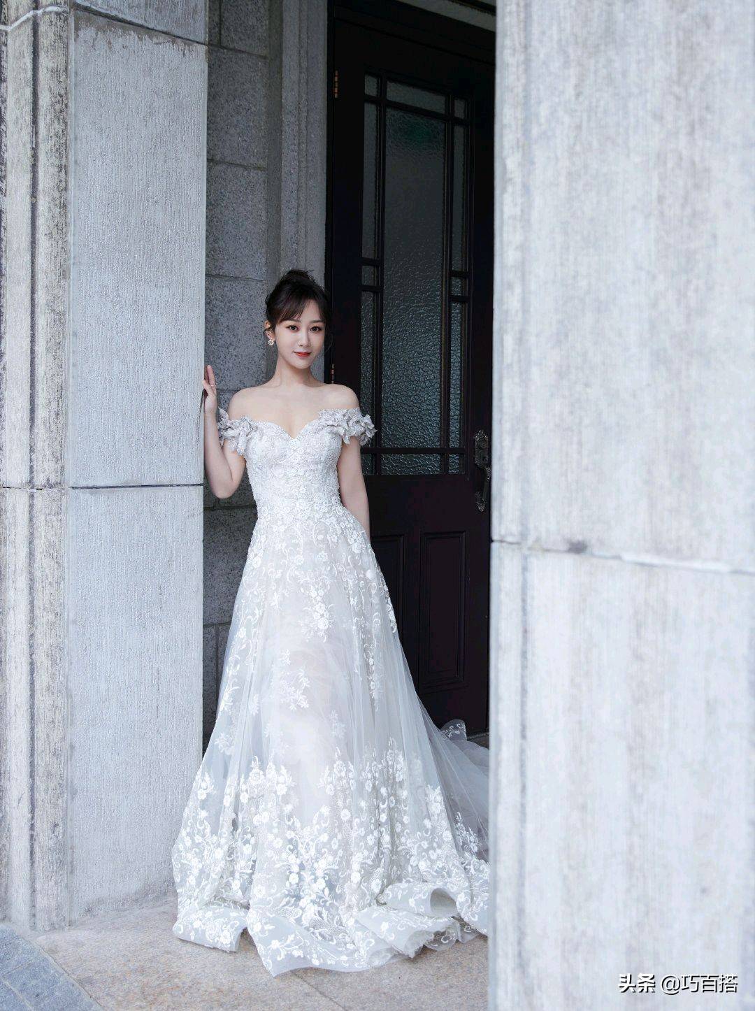 原创杨紫凌晨晒近照瘦回颜值巅峰看背面细腰翘臀真迷人