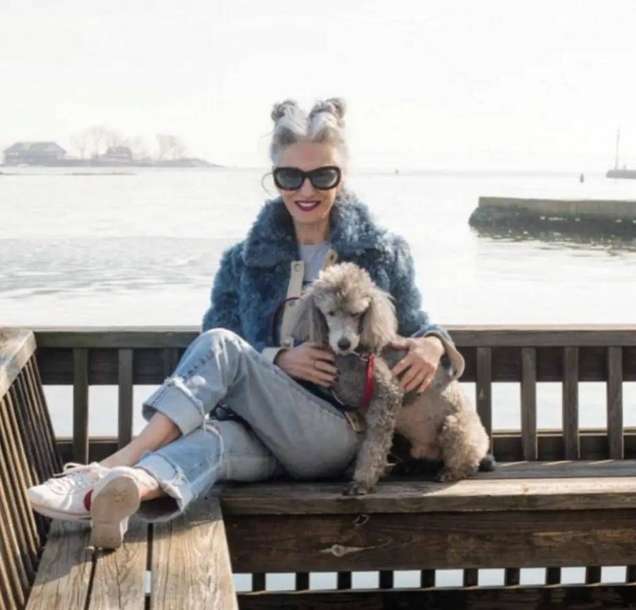 最精美的图片,最流畅的文字,为大家呈现各种明星时尚达人的穿搭,喜欢