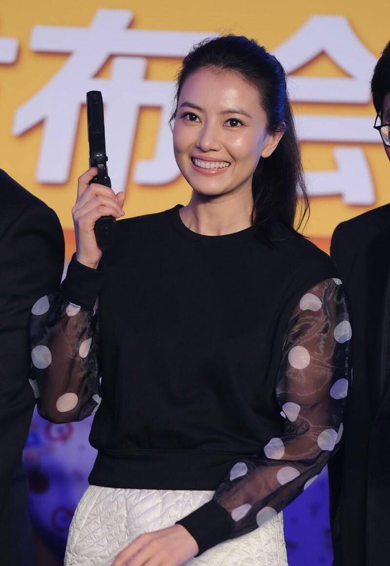 娶了女神高圆圆，大器晚成的赵又廷，前任个个是美女 