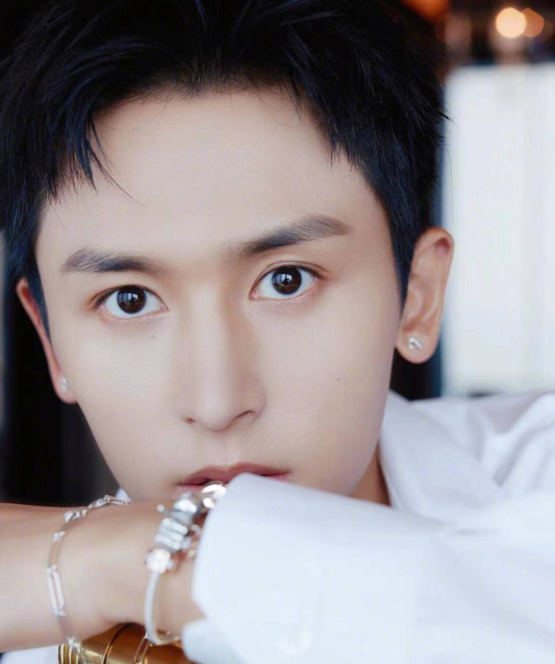 他的团队被摄影师指耍大牌,修图软件都是盗版_张哲瀚_合作_行为