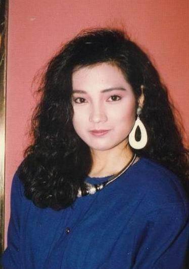 原创苗侨伟夫妻俩共用同一社交平台妻子戚美珍与周星驰一同长大