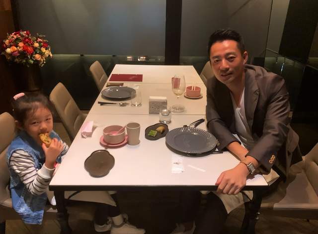 张兰直播公开大S女儿成长状况,并曝光孙子长相