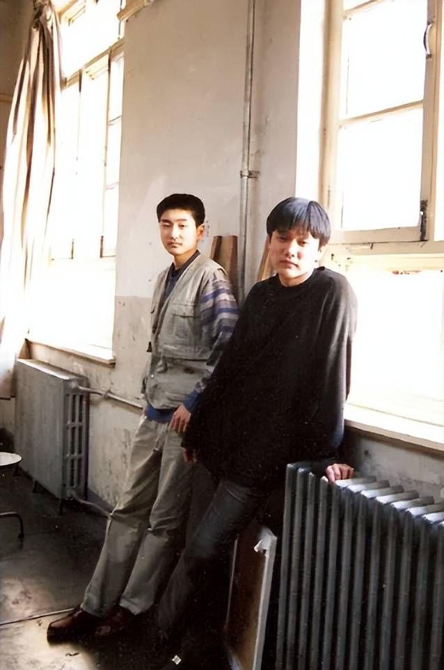 肖央一家三口享亲子采摘,爱女扎羊角辫太可爱,博士太太真容曝光_李桃