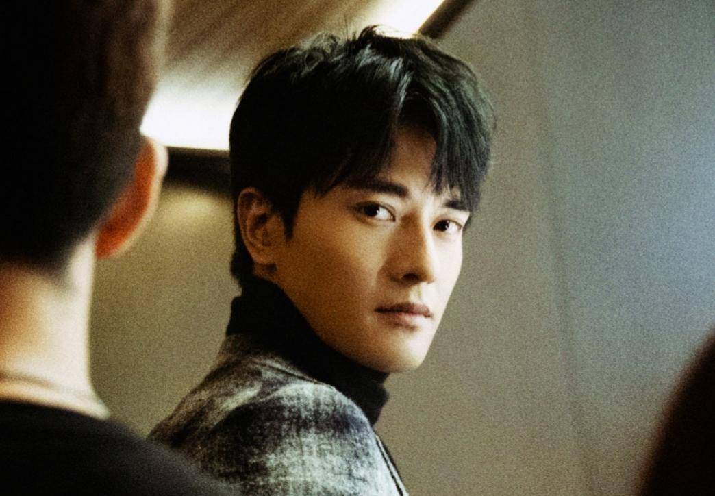 吴昕绯闻男友近况曝光与女演员在片场亲密互动完全没有避嫌