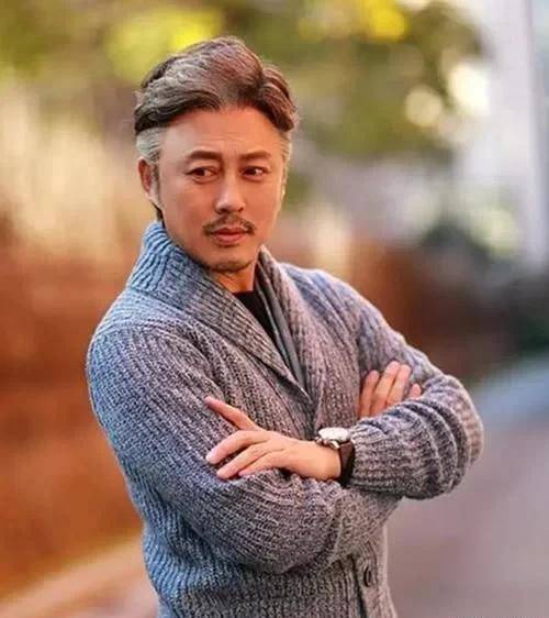 原创高宏亮红楼梦公认的美男子恋爱修成正果携手恩爱30载