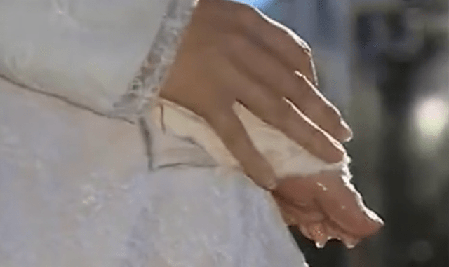 与昆汀喜欢拍脚一样,《倚天》中,赵敏的脚代表着她和张无忌的情感和