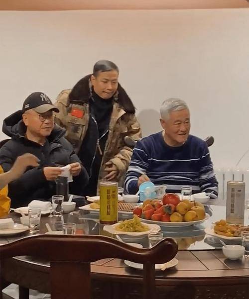 虽然饭店看上去生意火爆,但是葛淑珍走的时候薄利多销的路子,一年下来