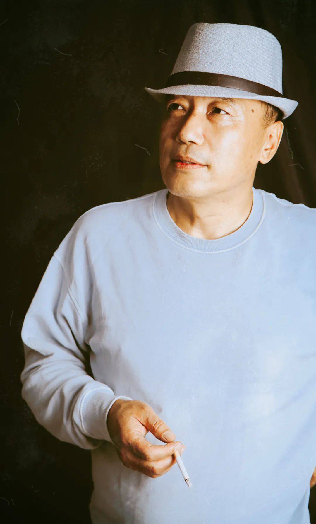 大熊专栏鸟行而无彰从人鸟系列看金志鹏雕塑创作的生命美学