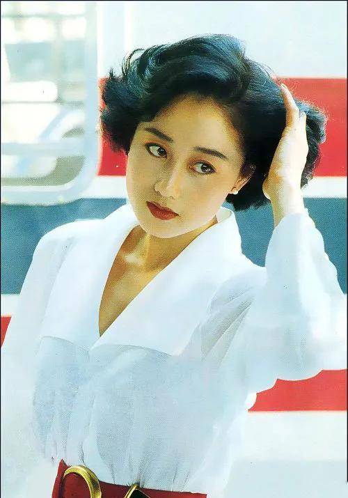 原创利智年轻时有多美李连杰为她抛家弃子何鸿燊想娶她做五姨太