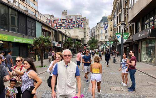 1,而乌拉圭却达到了2:1,这意味着乌拉圭的老年人口比例已经远超大多数