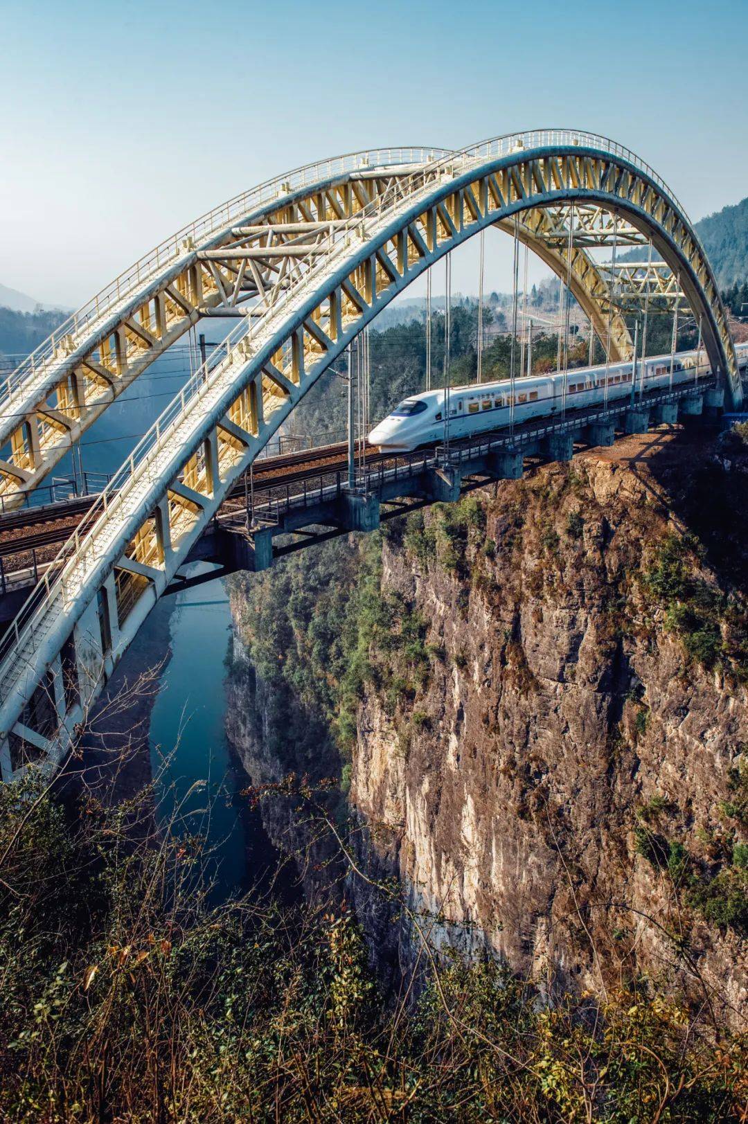 宜万铁路,天堑变通途.