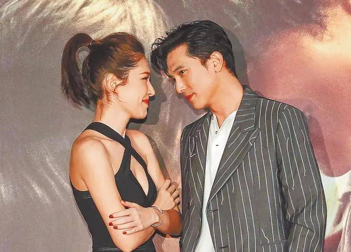 邱泽现身活动容光焕发大赞老婆没有缺点婚后半年幸福甜蜜