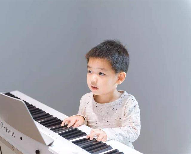 范冰冰的网红生娃了,孩子的长相,狠狠打了爸妈脸_何承熹_父母_李晨